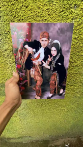 Cetak Foto 10 R Ukuran 20x28 Cm Sudah Plus Bingkai Dan Gantungan