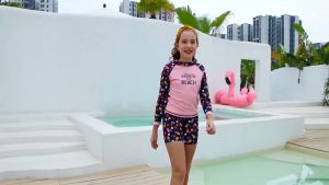 Đồ bơi cho bé gái dài tay kín đáo BEACH size đại từ 27-41kg