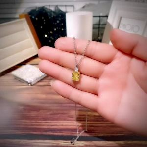 Huitan Vàng Vuông Đính Đá Cubic Zirconia Mặt Dây Chuyền Vòng Cổ Cho Nữ Tinh Tế Đính Hôn Thời Trang Món Quà Trang Sức Dành Cho Nữ