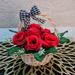 Tanaman Hiasan Bunga Pajangan Mawar C6 Pot Rotan Unik Lucu Minimalis Ukuran Tinggi 17cm Diameter 12cm Dekorasi Rumah Hias Kantor Kamar Ruang Tamu