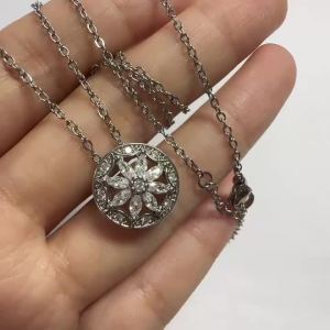 Huitan Round Flower CZ Crystal Pendant Necklace for Women Silver Color Paved Floral Jewelry Gift for Her Engagement Accessories