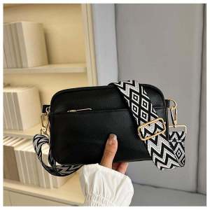 Fashionable Versatile Small Square Bag 2024 New Style Womens Crossbody Shoulder Bag Simple Retro Leisure Handbag Do&think