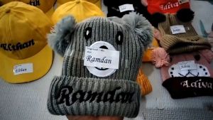 topi bayi laki laki pompom karakter Beruang Pakai Nama anak Cowok Cewek