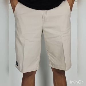 Celana Chino Pria: Desain Elegan, Kualitas Tinggi & Nyaman