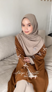 Setelan Syari Wanita Malaya Crinkle Elegan dengan Rok Panjang dan Tunic dengan Pita - EMRACOLLECT.ID