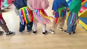 Meade | Cute Interactive Chasing Game Belts Ribbons Tail Toy for Outdoor Sports Activities Teamwork Building Family Fun Kids Party Gifts