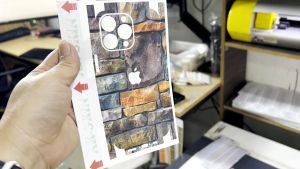 Miếng Dán skin Full máy IP 12 đến 16 pro max bảo vệ máy chống trầy xước và làm đẹp tạo thêm diện mạo mới.