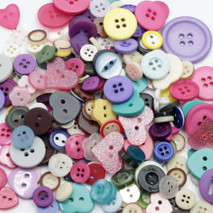 Resin Buttons Assorted Sizes Craft Buttons About 100Pcs for Sewing DIY Crafts Childrens Manual Button Painting Mixed Colors