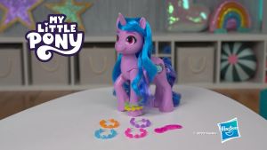 Original My Little Pony Make Your Mark - Izzy Moonbow See Your Sparkle Playset with 20-cm Toy Figure Sounds Music and Lights Gifts for Girls by Hasbro