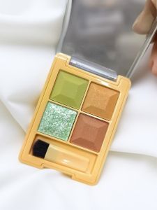 Jojo Sweet Tea Brulee Quad Eyeshadow 01 แป้งแต่งหน้าตาข่ายสีสันสดใส 4 สี ติดทนนาน กันน้ำ กันเหงื่อ แป้งแต่งหน้าเนื้อแมทต์ สำหรับผู้หญิง