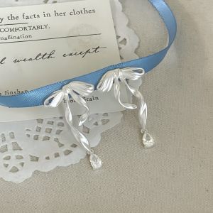 Elegant Butterfly Knot Silk Ribbon Ear Cuff Non-Pierced Womens Fashion Jewelry Sweet Tassel Shape Allergy Proof Color Stable