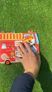 Sách Thế Giới Ô Tô - Xe cứu hỏa thiện nghệ - Kim Đồng