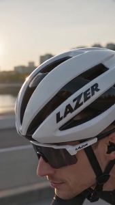 Adult Ultralight Bicycle Helmet Multi-Vent Road Bike Helmet Adjustable Strap Safety Protection Cycling Helmet for Racing Commute