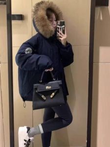 WANGGONGZHU | Thickened Winter Hooded Down Jacket Womens Coat Korean Style Long Sleeve Zipper Closure Solid Color Coat With Fur Collar