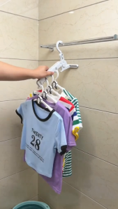 st-home 📢 พร้อมส่งมาก!!   ไม้แขวนผ้า ไม้แขวนเสื้อ 5 ช่อง ไม่แขวนจัดระเบียบ แบบประหยัดพื้นที่   H701