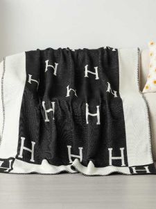 Luxurious Sofa Blanket H-Shape Office Nap Cover Lightweight Air Conditioned Couch Throw Single Person Shoulder Wrap Knitted Warmth