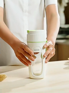 Sonix Basic Portable Mini Juice Cup SJC01 Blender Juicer Portable Usb Rechargeable Ice Crusher 400ML Mesin Jus Multifungsi