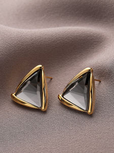 Simple Love Acc Private Admired Grey Triangle Crystal Facet High-End Earrings S925 Silver Needle Womens Fashion Jewelry