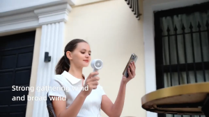 【จอแสดงผล LED】พัดลมมือถือ พัดลมพกพา เป่าได้ 72ชม! 5000mAh ชาร์จ USB แบบพกพา ความเร็วสูง สามารถปรับได้ เหมาะกับกลางแจ้ง