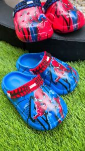 รองเท้าแตะลายสไปเดอร์แมนสุดน่ารักสำหรับเด็ก spider man ลิขสิทธ์แท้ Marvel สีฟ้าและสีแดง ใส่สบาย พื้นนุ่ม เดินสนุกทุกก้าว