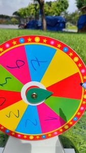 Vòng quay may mắn size 25 cao 35 cm lucky wheel trúng thưởng sáng tạo nội dung với bút bi dành cho sự kiện