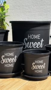 Chậu nhựa trồng cây VIETPOT màu đen hoa văn Sweet Home trồng hoa kiểng lá để nhà sân vườn.