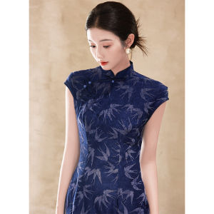 Elegant Chinese Style Blue Velvet Cheongsam