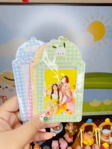 🌷 บัตรที่น่ารักที่สุดแห่งปี พวงกุญแจ ใส่บัตร ใส่รูป Potrait ลายรวมการ์ตูน ทรงโค้ง ขนาด 14.1×7.7 cm