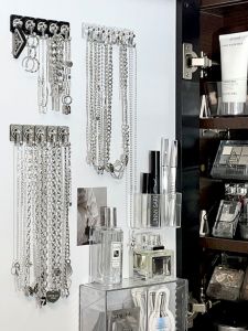 Strong Load Bearing No Trace Hooks Mini Row Cabinet Door Storage Mirror Cabinet Door Back Necklace Hair Band No Drilling Required