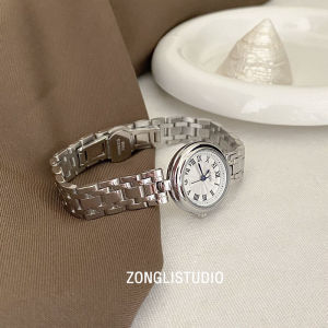 นาฬิกาดูดีสไตล์เกาหลีในแนวตั้งสำหรับผู้หญิงหน้าปัดเล็กทรงกลมสีเงินเรียบง่ายแมทช์ลุคง่ายปฏิทินสำหรับคนกลุ่มหนึ่งกันน้ำ INS