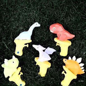 ปืนฉีดน้ำ สงกรานต์ สำหรับเล่นหน้าร้อน เล่นกลางแจ้ง ฉีดน้ำ สาดน้ำ