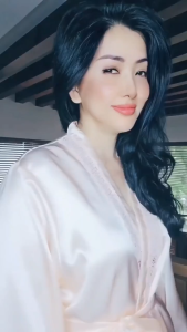 Áo choàng ngủ phi lụa Wannabe kimono dáng dài viền đăng ren hoa sang trọng quý phái KIS11