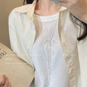 สร้อยคอจี้โบว์ผีเสื้อ สร้อยคอสั้นแบบปรับได้สำหรับผู้หญิง เครื่องประดับแฟชั่นฤดูใบไม้ร่วง 2024 ลูกปัดหยดน้ำเงิน