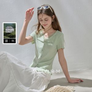 3COLOUR·S | Lace V-Neck Short Sleeve T-Shirt