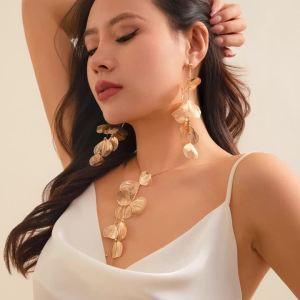 Boho Vintage Big Flower Petal Long Tassel Drop Earrings for Women 2024 Trend Gold Color Hanging Piercing Earrings Wed Jewelry