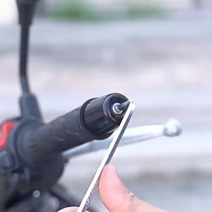 กระจกปลายแฮนด์ มอเตอร์ไซค์ กระจกแต่ง ทรงกลม กระจกเวสป้า กระจก ปลายแฮนด์ กระจกมองข้างมอเตอร์ไซค์ พับเก็บได้ หมุนได้ 2PCS 1คู่ เข้าได้กับรถจักรยานยนต์ส่วนใหญ่ รูรับแสง 16-18 มม การปรับหลายมุม กระจกมองหลัง | ติดตั้งได้ทุกรุ่น เเฮนด์เดิม/เเฮนด์เดิม