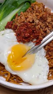 E-Fu Noodle (Pedas/Tidak Pedas) Cap Kunci (HALAL)