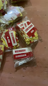Stiker Pipi Bendera 100 Pcs / Sticker Merah Putih / Bendera Tempel Pipi / Ukuran Besar Dewasa