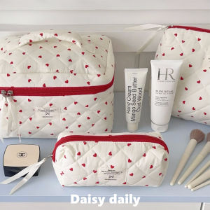 กระเป๋าสำหรับเก็บของสำหรับใส่เครื่องสำอางแบบมีรูปหัวใจปักสีแดง ความจุขนาดใหญ่ วัสดุผ้าฝ้าย สไตล์การตกแต่งบ้าน วัสดุอื่นๆ