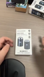 โกนหนวดไฟฟ้าแบบพกพา Mini Shaver - สิ่งแวดล้อมดูดีมืออาชีพในมือของคุณสำหรับผู้ชายที่มีชีวิตที่ พร้อมส่งใช้งานง่าย