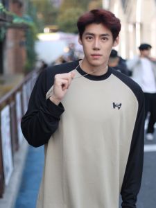 เสื้อยืดบาสเก็ตบอลแขนยาวหลวมๆ สไตล์อเมริกันย้อนยุค WABRAVE ระบายอากาศได้ดี สำหรับผู้ชายและผู้หญิง