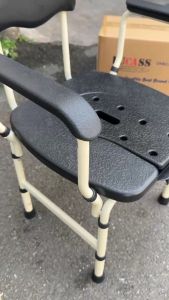 Ghế bô cho người khuyết tật Lcass G-90