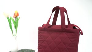 กระเป๋าถือ เหมาะสำหรับสะพายไปเที่ยว เดินเล่น ช็ออปี้ง ราคาถูก พร้อมส่งจัดส่งทั่วประเทศ