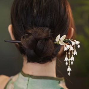Retro Court Style Bell Flower Tassel Hairpin for Side Bun Hair Accessories Step Rocking Qipao Accessories Wooden Banana Clip