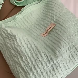 สำหรับชื่อของคลิก "กระเป๋าสะพายไหล่ลําลอง ทรงเมสเซนเจอร์ เข้ากับทุกการแต่งกาย สีพื้น แบบเรียบง่าย แฟชั่นฮาราจูกู สไตล์เกาหลี" ให้กำหนดคำนำหน้าดังนี้: