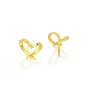 Chow Sang Sang 周生生 999.9 24K Pure Gold Love Heart Stud Earrings 68738E