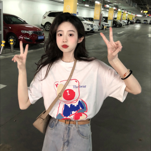 T-Shirt Wanita Lengan Pendek - Motif Graffiti Warna-Warni & Beruang Kartun Katun Tipis Bernapas Desain Oversize Korea Manis Tren 2025 Baju Kasual Slim Fit Nyaman untuk Gaya Streetwear Kerah Bulat Ukuran Besar Tops Slip-on Serbaguna Gaya Kampus