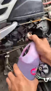 น้ำยาขจัดคราบน้ำมัน Winner Wax ล้างเครื่อง โซ่ เขม่า ขนาด 1 ลิตร ( ไม่กัดผิวหนัง)