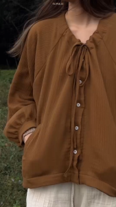 OLIVEE.co : Arun Cotton Cloud Jacket  เสื้อคลุมผ้าฝ้ายสาลูทอสามชั้น