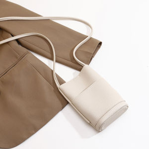 Mini Soft Leather Bucket Phone Bag Womens Crossbody Bag Lightweight Coin Purse Small Size Fashionable Summer Sweet Lady